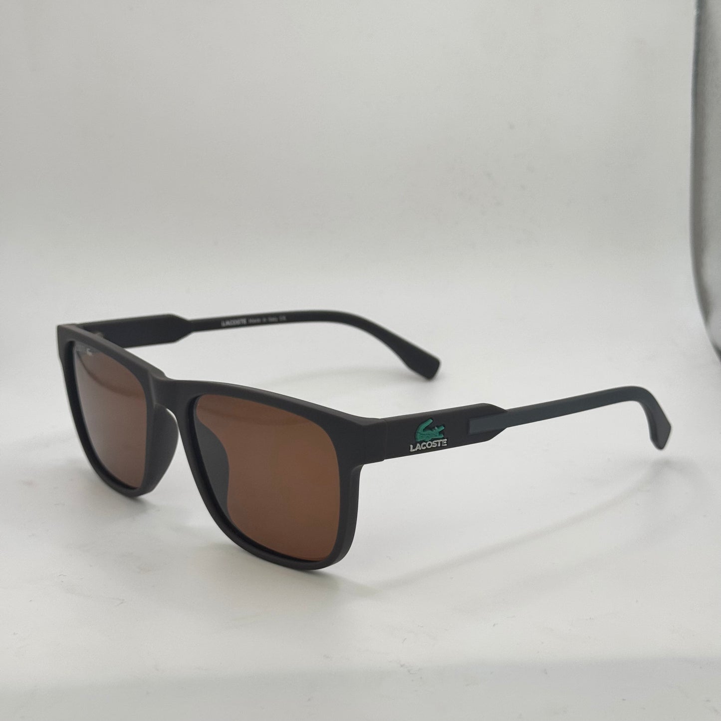 Lunettes polarisées Lacoste new model 2025