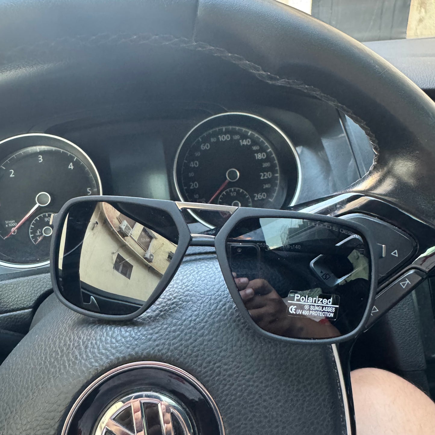 Lunettes POLARISÉ porshe design (autorisation d’ouverture accordée)