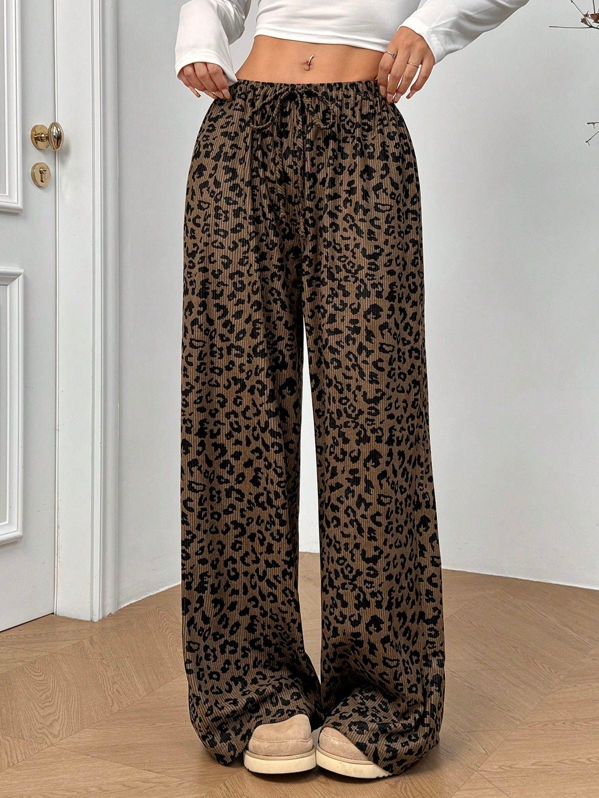 Pantalon oversize coupe décontractée léopard ( autorisation d’ouverture)
